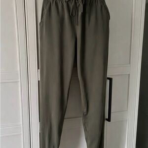 Dynamite Women’s Olive Green Joggers